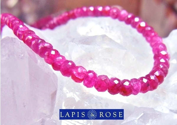 レッドスピネルネックレス