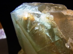 ガーデンルチルファントム入り原石 ヒマラヤマニカラン産